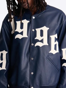เสื้อแจ็คเก็ตวาร์ซิตี้หนังเทียมลายก้อนกรวด รุ่น Relaxed 96 - Product Image 4