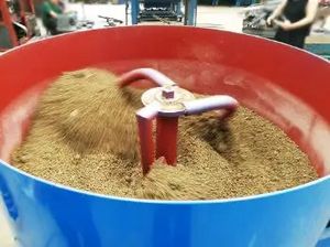 Bomba de hormigón pequeña horizontal con mezclador de hormigón a la venta - Product Image 2