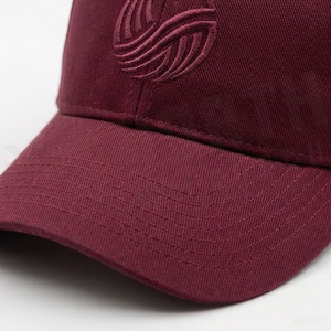 Gorra de Béisbol Borgoña de 6 Paneles con Logotipo Bordado en el Panel Frontal, Ajustable, Unisex, Estilo Casual - Product Image 4