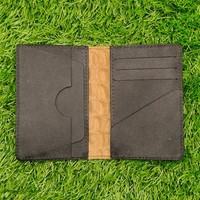 Dompet Kulit Hijau Zaitun Elegan Pria Bertekstur Aligator Kulit Sapi Asli Dompet Kartu Kredit Minimalis Ramping Hadiah Berkualitas Tinggi