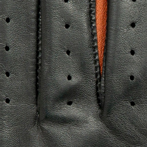 Guantes de Conducción de Cuero Perforado Negro con Detalles Marrones y Correa de Muñeca Ajustable, Diseño Unisex para Conducir y Uso en Exteriores - Product Image 5