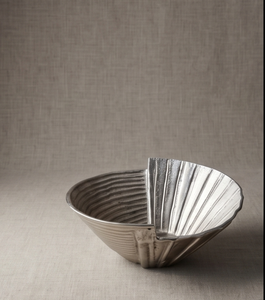 Bol en métal lourd texturé à cannelures géométriques uniques, décoration de table, fournitures pour commandes en gros - Product Image 5