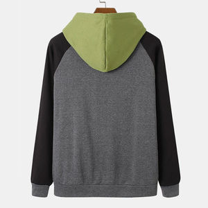Sudadera con Capucha para Hombre, Color Verde Oliva, Manga Raglán, Diseño con Bloques de Color y Bolsillos, Estilo Casual para Otoño, Corte Regular, Felpa Francesa - Product Image 2
