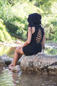 Minivestido Gótico con Capucha y Espalda Cruzada, Ropa Festiva, Vestido Casual y Elegante para Mujer, Regalo para Ella - Product Image 4