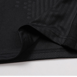 Conjunto de Camiseta y Pantalones Cortos de Fútbol Negros Lisos Personalizados con Detalles Dorados, Secado Rápido, Transpirables, Ligeros, Uniforme de Fútbol, Ropa Deportiva de Equipo para Verano - Product Image 6