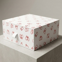 Individuell Bedruckte Geschenkbox mit Unterteilung, Schleifenband und Premium-Schmuckorganizer