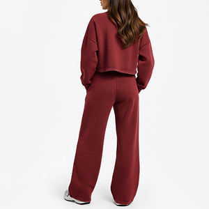 Ensemble de survêtement pour femme avec logo imprimé en relief personnalisé, pantalon délavé à l'acide, sweat à capuche court et pantalon de jogging de haute qualité - Product Image 6
