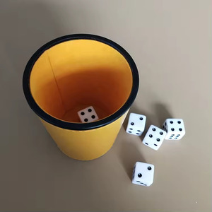 Ensemble de gobelets à dés jaunes en PU avec 4 dés, étui de rangement rond durable pour jeux de société, style classique pour adultes - Product Image 2