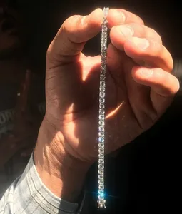 Pulsera de Tenis de Lujo con Moissanita, Plata de Ley 925, Corte Redondo, Estilo Diamante, Alto Brillo, Joyería para Boda - Product Image 3