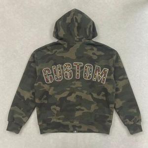 Sudadera con capucha de streetwear personalizada con pedrería para hombre, de felpa francesa, con estampado de diseñador, con cremallera, oversize, de peso pesado, con estampado de camuflaje. - Product Image 2