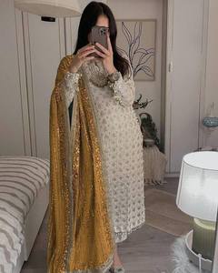 Ensemble élégant en mousseline de soie jaune uni avec pantalon et dupatta, manches longues, longueur complète, AG569 - Product Image 1