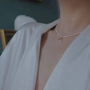 Collier polyvalent gris en lin avec perles d'imitation brillantes, chaîne ras du cou, style basique tendance, pendentif Y01131 - Product Image 3