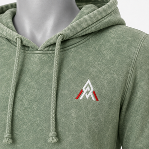 Sudadera con capucha para mujer con efecto lavado ácido, hecha con material suave y un atractivo efecto lavado para atuendos casuales y colecciones de moda. - Product Image 4