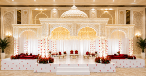 Structure Mandap Muhurtham de style Grand Palais pour cérémonies, Mandap de mariage à arche Moghole avec design en dôme, Mandap de mariage en fibre USA - Product Image 2