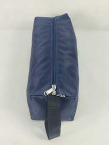 Pochette utilitaire rectangulaire bleu marine avec fermeture éclair, poignée souple, suspendable, en polyester durable, pour rangement de fournitures de bureau et cosmétiques - Product Image 3