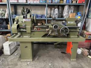 เครื่องกลึงงานเบาแบบลูกกลิ้งทรงกรวย ความยาวเตียง 4.6 ฟุต ความสูงจุดศูนย์กลาง 6.5 นิ้ว ขนาดรูตรงกลาง 1.5 นิ้ว พร้อมชุดเกียร์ Norton - Product Image 6