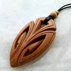 COLLARES DE GANCHO PARA MUJER HOMBRE NATURAL GRANDE BOHO TRIBAL SONO Colgante de madera en cordón ajustable Collar hecho a mano - Product Image 1