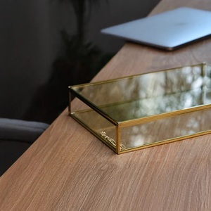 Boîte de rangement classique en laiton et verre pour bijoux et cosmétiques, idéale pour les accessoires féminins (vente en gros) - Product Image 2