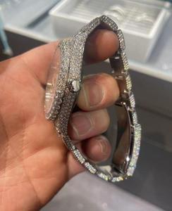 Montre-bracelet en acier inoxydable avec diamant blanc et cristal saphir - Mouvement mécanique entièrement automatique, moissanite, résistance à l'eau 10 bars, alliage - Product Image 4