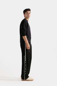 เสื้อสเวตเตอร์ขนแกะคอกลมสำหรับผู้ชายแบบเรียบ - Product Image 2