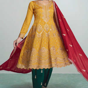 Salwar/Shalwar Kameez de red con bordado y adornos de mariposas para bodas y fiestas, ropa de mujer, precio al por mayor - Product Image 4