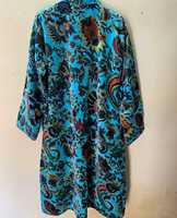 Nouvelle arrivée, robe kimono élégante de haute qualité en velours de coton brodé, col en V, longueur intégrale, motif floral, pour femmes, demoiselle d'honneur