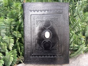 Carnet à couverture rigide en cuir Triple Lune Déesse, cousu main, fait à la main, format A5, avec impression numérique, idéal comme agenda ou cadeau - Product Image 2