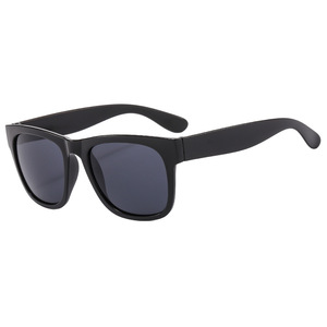 Lunettes de soleil carrées noires, verres miroir multicolores, protection UV, lunettes tendance, protection UV, lunettes de soleil noires - Product Image 2