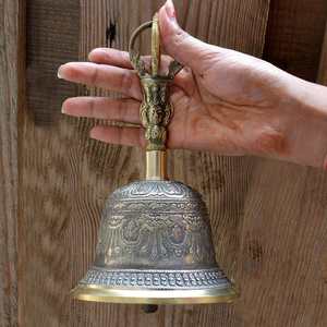 Eleve su práctica espiritual y armonice su entorno con la Campana Tibetana de Latón Espiritual Vastu/Feng Shui de Crystal Products. - Product Image 1