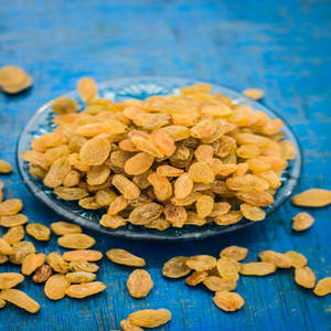Pasas Doradas Secas Naturales, Paquete a Granel, Snack de Fruta Dulce Sin Semillas, Cultivadas al Aire Libre, Procesadas al Vacío, Almacenamiento en Frío y Seco, 18 Meses - Product Image 4