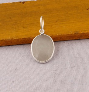 Natural White Moonstone Pendant 925 Sterling <b>Silver</b> Handcrafted Rainbow Flash Moonstone Jewelry Wholesale Bulk Supplier - Product Image 4