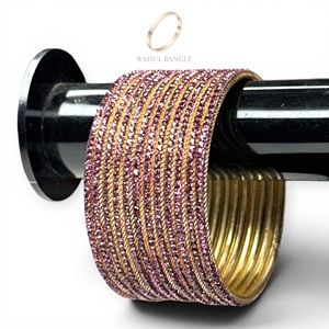 Exclusivos Brazaletes Modernos de Acero Inoxidable en Color Morado con Pedrería Chapada en Oro de Primera Calidad, Precio al por Mayor - Product Image 5