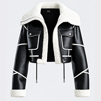 Veste en similicuir noir personnalisée avec col et poignets en fourrure de mouton blanche, coupe courte, style motard, vêtement d'extérieur pour femme