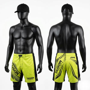 Shorts MMA Premium 220 GSM en polyester et élasthanne, noir et orange, avec empiècements latéraux en mesh, logo personnalisé par sublimation - Product Image 5