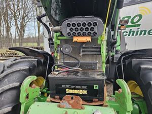Tracteur agricole John Deere 6820 - Product Image 2