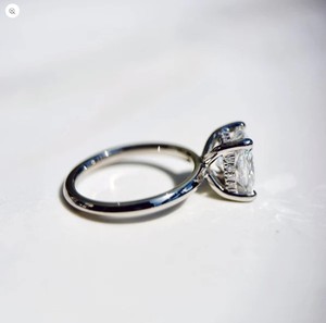 Anillo de Moissanita con Corte Cojín, Plata de Ley 925, Chapado en Oro Amarillo, Anillo de Compromiso, Promesa, Boda, Regalo de Aniversario para Ella - Product Image 2