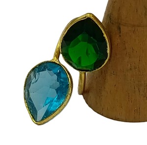 Anillo Ajustable de Latón Chapado en Oro de 18K con Doble Piedra de Gema de Laboratorio en Forma de Pera, Joyería Artesanal al por Mayor - Product Image 3