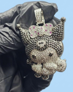 จี้ห้อยคอรูปตัวการ์ตูนแบบกำหนดเอง สไตล์ฮิปฮอป ประดับเพชรโมอิสซาไนต์ VVS เงินแท้ 925 จี้แบบเหรียญ ประดับเพชรเต็มชิ้น สไตล์แร็ปเปอร์ จี้แบบหรูหรา ของขวัญ - Product Image 1