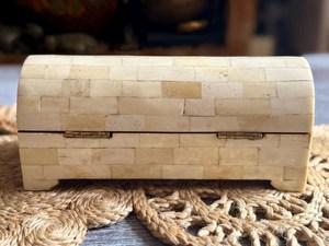 Boîte à bijoux artisanale en os de chameau naturel, incrustation vintage en mosaïque d'os de chameau – Design bombé de style moghol - Product Image 6