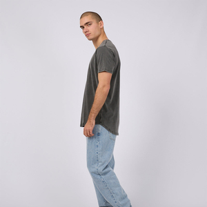 T-shirt d'été vierge en coton épais pour homme, coupe oversize à épaules tombantes, col rond, manches courtes, personnalisable, vente en gros - Product Image 3