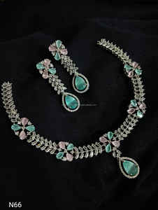 Ensemble de bijoux de mariée en diamant américain classique Collier et boucles d'oreilles en deux pièces pour mariage Style classique à la mode - Product Image 4