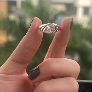 Bague en Moissanite Poire 2 Carats Est-Ouest / Bague de Mariage en Or Massif 14K Sertie Clos / Bague de Fiançailles Solitaire / Cadeau d'Anniversaire - Product Image 4