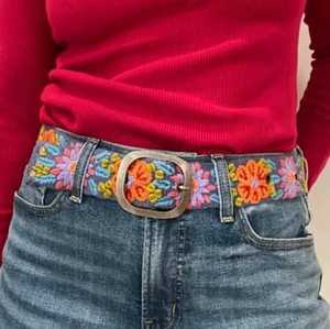 Ceinture brodée de qualité supérieure à prix abordable, élégante ceinture de taille pour femme, idéale pour les robes sari et les occasions festives, par M/S SHAAD HANDICRAFTS Needlework - Product Image 3