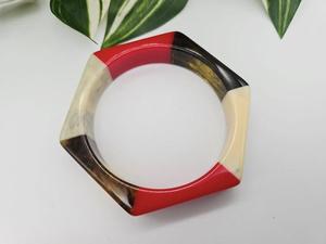 MN Exports Bracelet en résine tendance, fait main, style islamique, bijou unique, léger, accessoire moderne, cadeau pour femme - Product Image 1