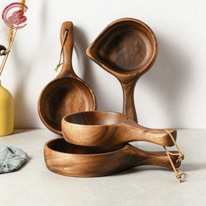 Bol à salade sculpté à la main, bol de service moderne en bois, bol de luxe en bois d'acacia, petit bol de service en bois - Product Image 1