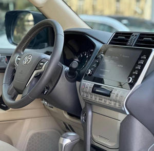 Toyota Land Cruiser Prado 2022, SUV Híbrido de Lujo, Motor Turbo Automático, Opciones de Interior Oscuro/Claro, Neumáticos R17/R18 - Product Image 2