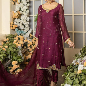Hermosa Colección Pret con Diseño de Kurta Larga Bordada, Traje de Seda Bordado a la Moda - Product Image 3