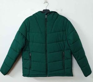 เสื้อแจ็คเก็ตบอมเบอร์ผู้ชายแบบยาวบางมีฮู้ด กันลม สำหรับฤดูร้อน คุณภาพสูง โลโก้ด้านหน้า สำหรับขายส่ง - Product Image 6