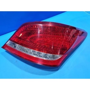Feu arrière droit d'occasion Equus 924023N000 - Product Image 2