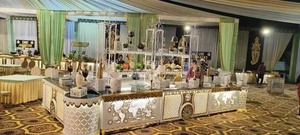 Estación de Postres King International Aureline Trio |   Mostrador de Exhibición para Banquetes y Bodas de Acero Inoxidable de Lujo en Color Blanco Dorado - Product Image 2